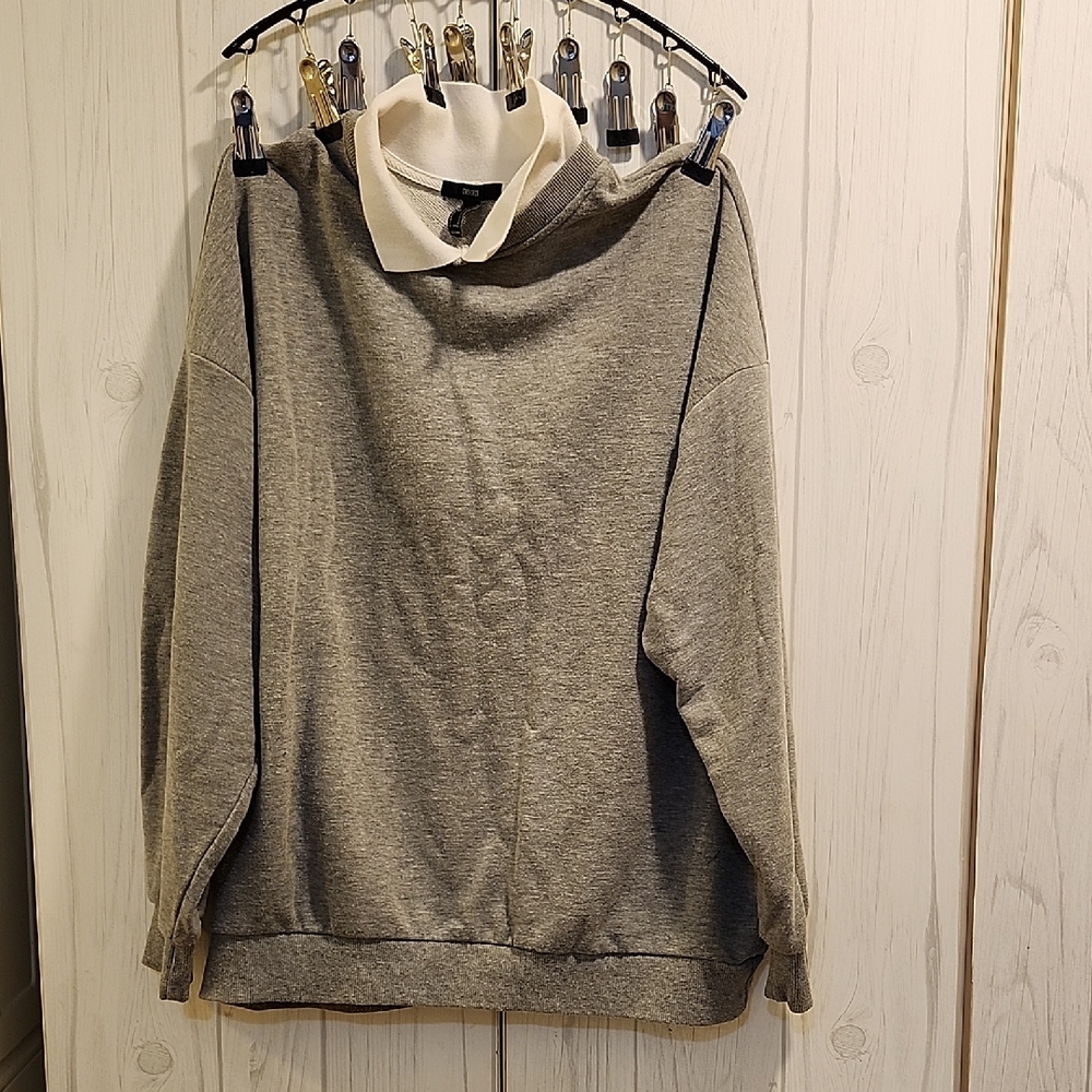 Forever 21 Cream and Gray Knit Top